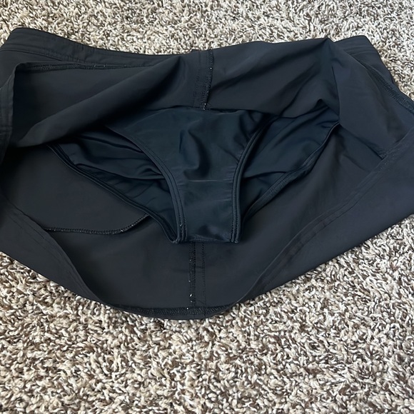 Adidas women’s performance tennis skirt - Picture 2 of 2